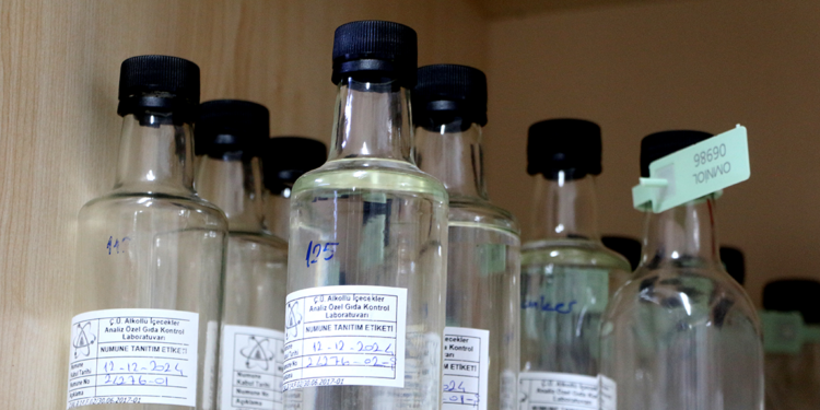 Yılbaşı öncesi uzmanından 'kozmetik alkol' uyarısı