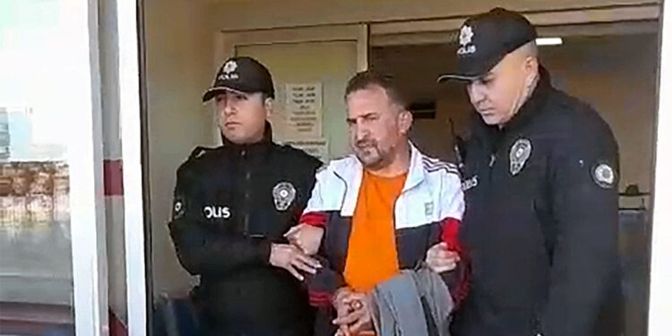 Zabıta memurunu öldüren cezaevi firarisi yakalandı