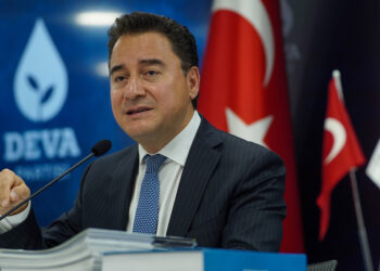 Ülkemizin gençlerine bunu mu reva görüyorsunuz?