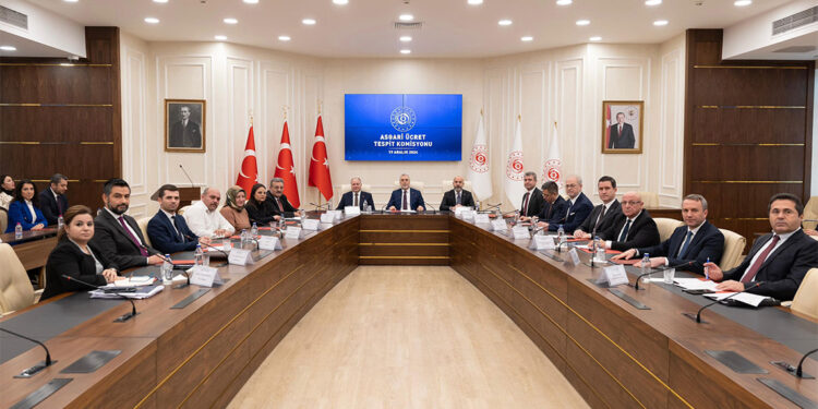 Asgari ücret çalışmalarını uzlaşı zemininde yürütüyoruz