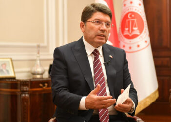 Çıplak arama yapılması kesinlikle söz konusu değil