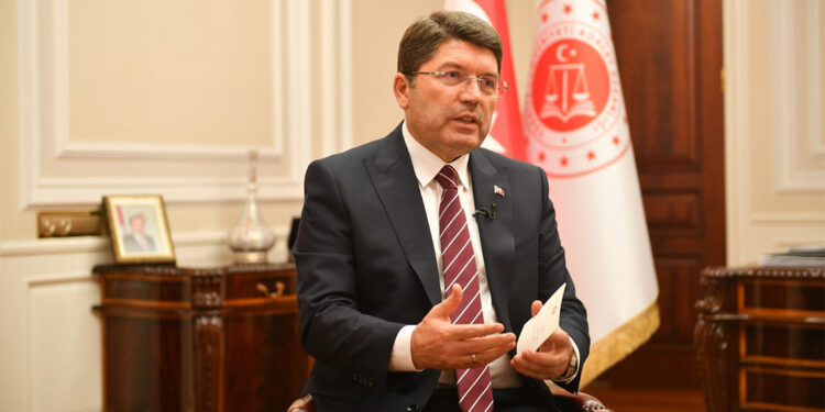 Suriyeli kardeşlerimiz kendi topraklarında güven içerisinde yaşamalı