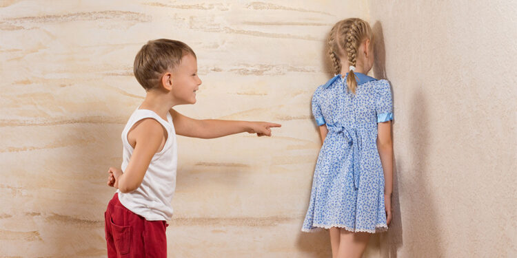 Çocuklar arasında kavgalar ve barışmalar