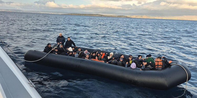 İzmir'de 197 kaçak göçmen yakalandı