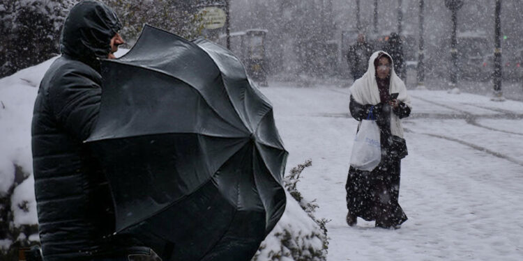 Doğu'da kar Batı'da fırtına