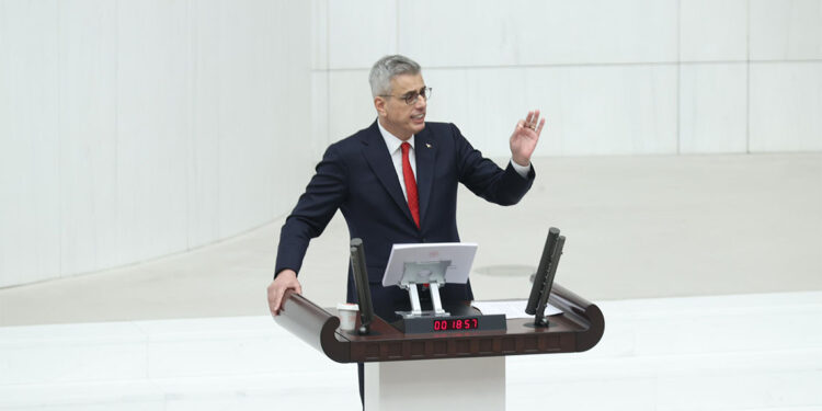 Bakan Memişoğlu ile milletvekilleri arasında mitomani tartışması