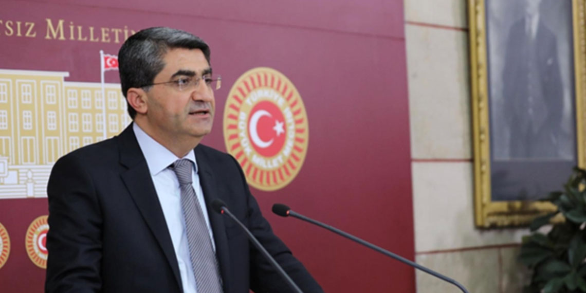 DEVA Partili Mehmet Emin Ekmen, "Asgari ücrete en az enflasyon oranında zam yapılmalıdır!. Emekli kuru ekmek yese aylık masrafı 12 bin 500’ü geçer" diye konuştu.