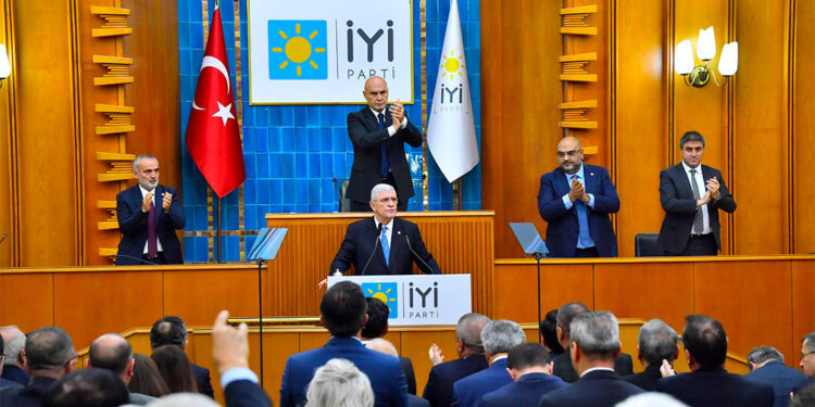 Erdoğan ve partisi fabrika ayarlarına dönüyor