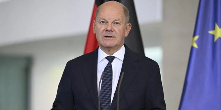 Olaf Scholz meclisten güvenoyu talebinde bulundu