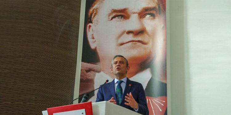 Önceliğimiz Türkiye'deki Suriyelilerin bir an önce evlerine dönmesi