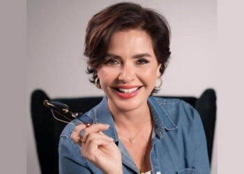 Özlem Gürses gözaltına alındı