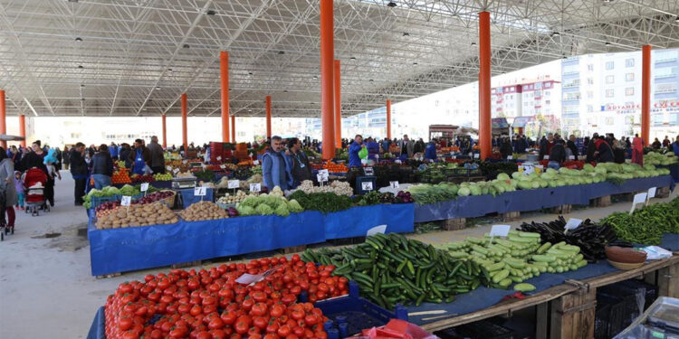 Ankara mahalle pazarları: Şehrin kalbinin atışı