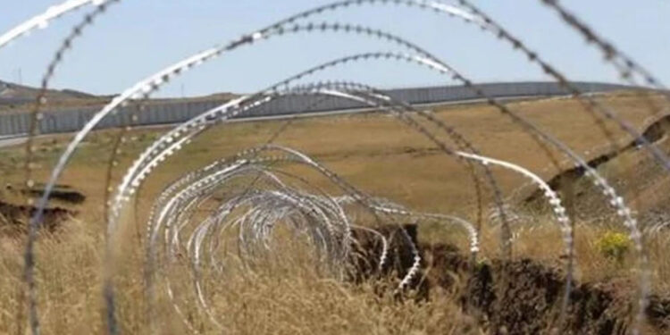 Irak tüm sınırlarını kapattı