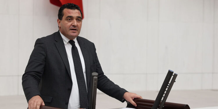 Adı hızlı altyapısı Kara Tren