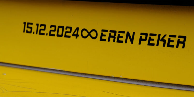 Taksicilik yapan Eren'in adı plakaya yazıldı