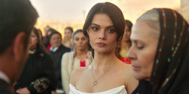 Uzak Şehir heyecan dolu bir bölümle ekrana geldi