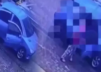 15 yaşında çocuk doğurduğu bebeği klozete attı