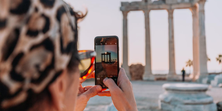 2024 yılında turizm gelirinde yüzde 8,3 artışla Cumhuriyet rekoru kırıldı