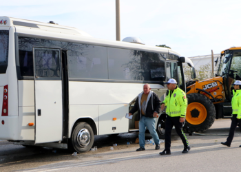 23 kişinin yaralandığı kazada midibüs şoförü tutuklandı
