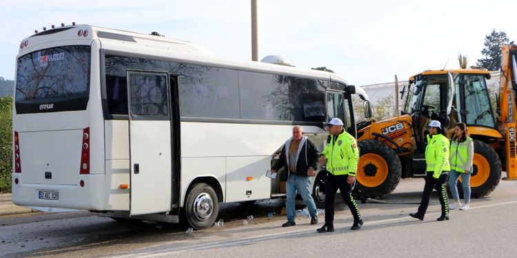 23 kişinin yaralandığı kazada midibüs şoförü tutuklandı