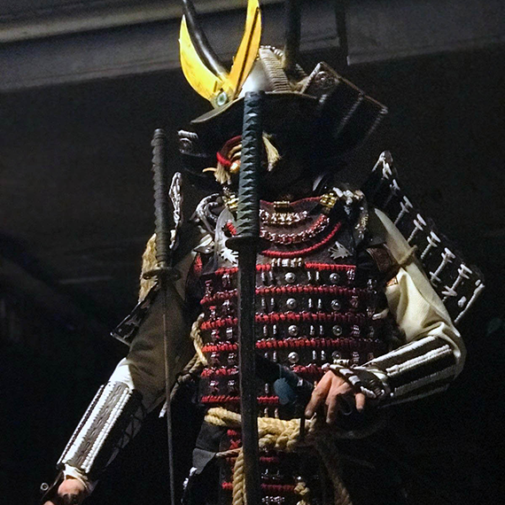 26 bin dokunuşla samuray zırhı tasarladı, Japonya’daki yarışmaya katılacak