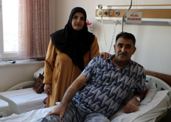 30 yıllık eşine yeni yıl hediyesi olarak böbreğini verdi
