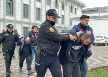 Fabrikalardan 2 milyon TL'lik vurgun yapan hırsızlar yakalandı