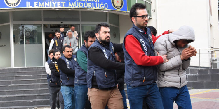 500 milyon TL dolandırıcılıkta 61 şüpheli adliyede