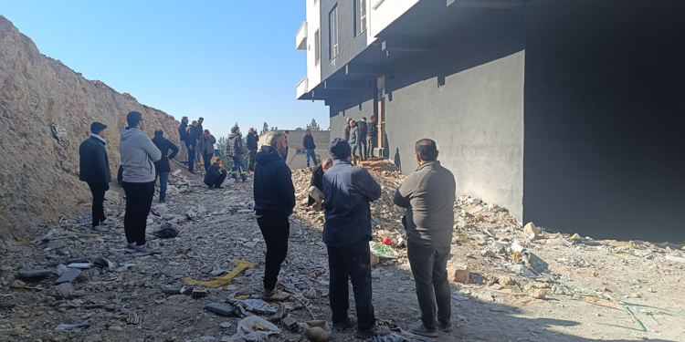 7'nci kattan düşen inşaat işçisi öldü