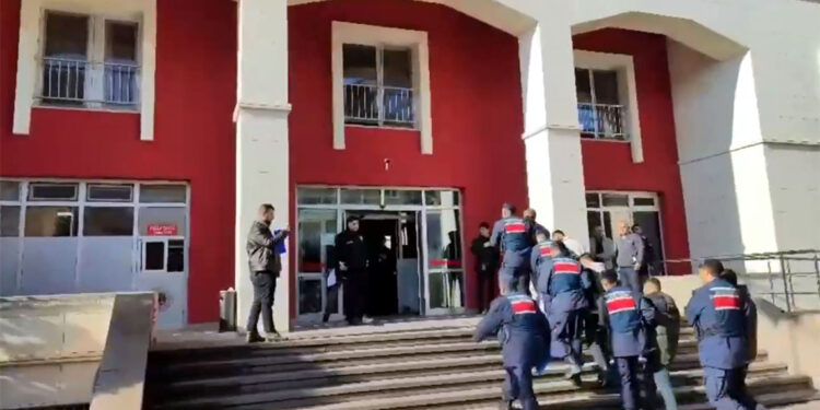 Hücre operasyonlarında 10 organize suç örgütü çökertildi