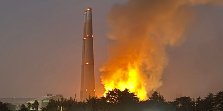 ABD'de elektrik santralinde yangın: Tahliye emri verildi