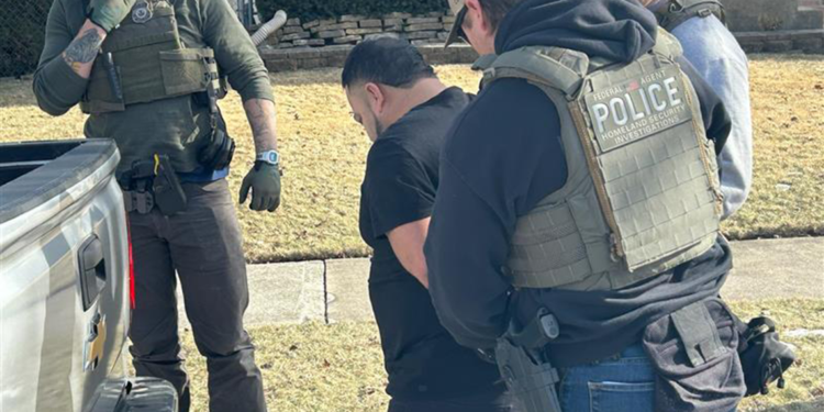 ABD'de 1 günde 1179 düzensiz göçmen gözaltına alındı