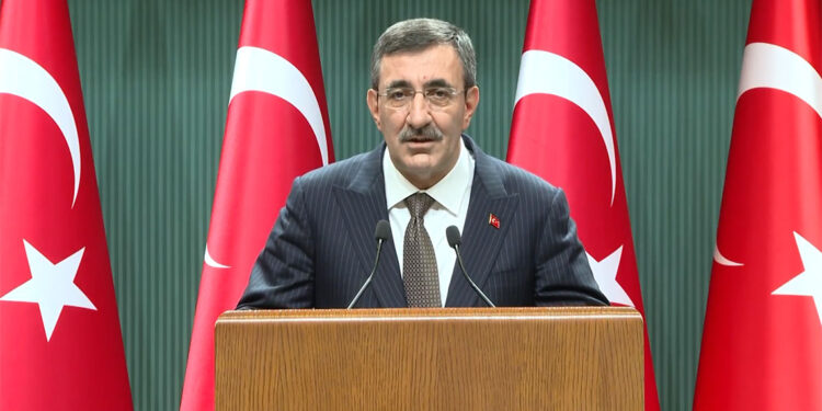 Türk basını zorlukların tam ortasına adım atmıştır