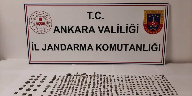 Ankara'da 530 parça tarihi eser ele geçirildi