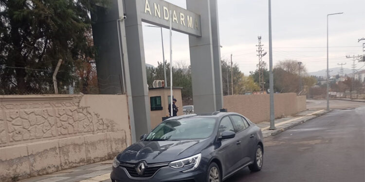 Türkiye'ye yasa dışı yollarla giren 4 DEAŞ'lı yakalandı