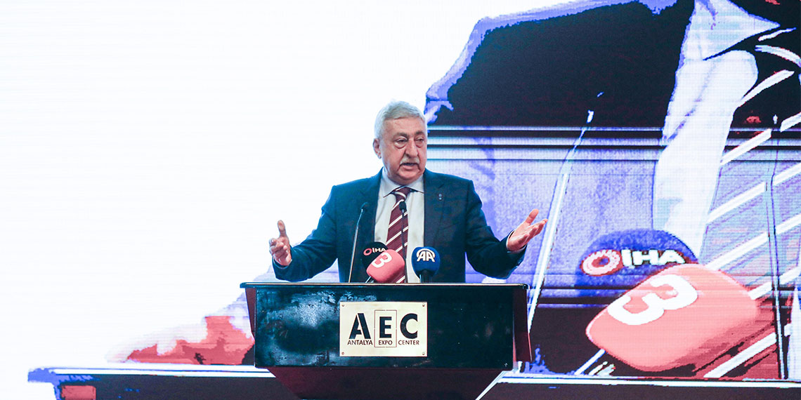 Türkiye Esnaf ve Sanatkarları Konfederasyonu (TESK) Başkanı Bendevi Palandöken, uluslararası ve yerli gıda tedarikçisi firmalara çağrıda bulunarak, "En azından bu ay yüzde 10-25'lik bir indirimle jest ayı olsun. Halkımızın gıda enflasyonuna yardımcı olmalarını tavsiye ediyorum" dedi.