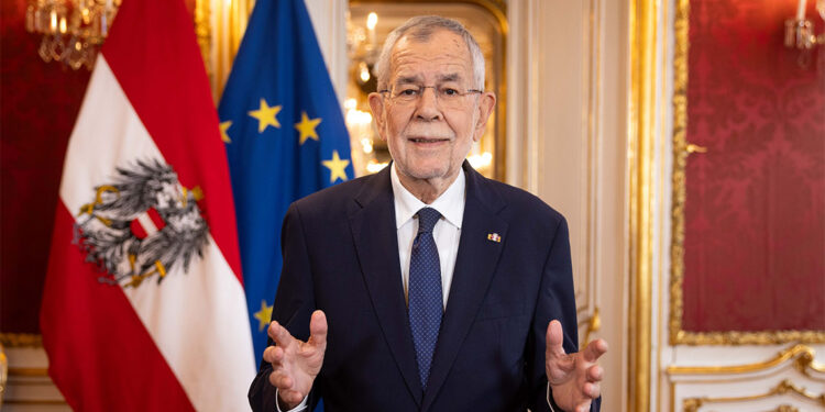 Avusturya'da hükümet kurma yetkisi Kickl'e verildi