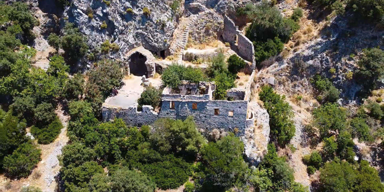 Afkule Manastırı, tarihi dokusu ve manzarasıyla ilgi çekiyor 