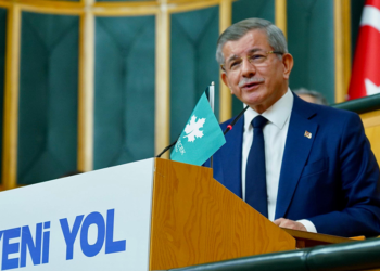 Ahmet Davutoğlu'ndan çağrı: Tanju Özcan görevden alınmalı