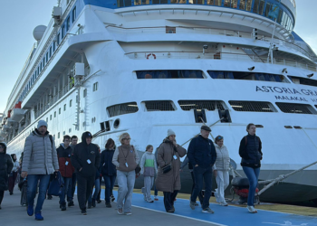 Amasra'ya kruvaziyerle yeni yılın ilk Rus turistleri geldi