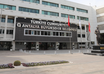 Antalya Büyükşehir Belediyesi'nde 2 bin personelin emeklilikleri istendi