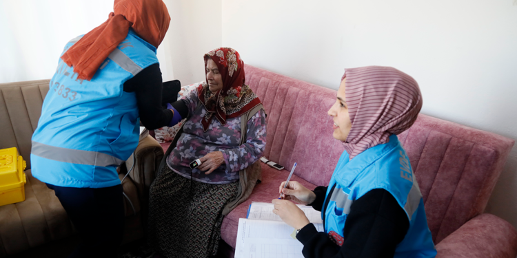 Antalya Şehir Hastanesi'nden 1400 hastaya evde sağlık hizmeti