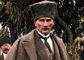 Atatürk'ümüze hakaret edilemez!