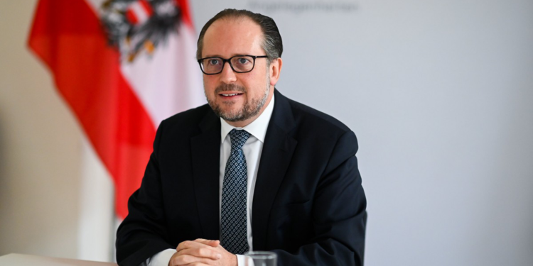 Avusturya'da Dışişleri Bakanı geçici başbakan olarak atandı