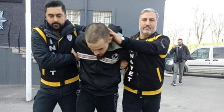 Babasını pompalı tüfekle öldüren sanığa indirimli ceza