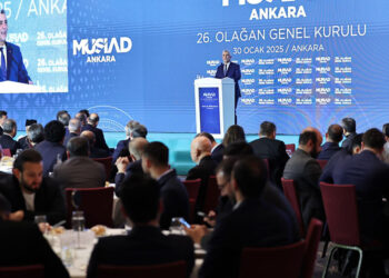 Dış ticaret açığımızı 82 milyar dolara düşürdük