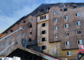 Kartalkaya'daki ahşap otel için çökme uyarısı