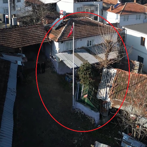 Bahçelerine defnedilen 3 şehidin mezarını 103 yıldır koruyorlar