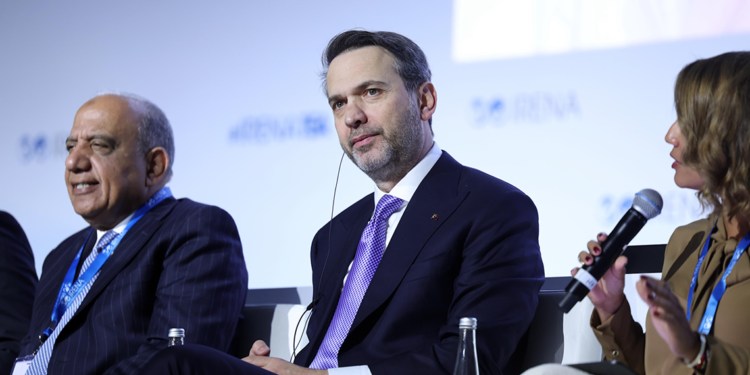 Bakan Bayraktar, Uluslararası Yenilenebilir Enerji Konferansı'na katıldı