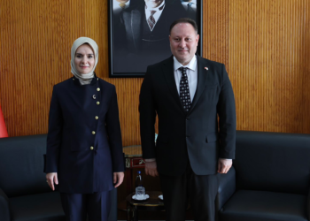 Bakan Göktaş, KKTC Meclis Başkanı Ziya Öztürkler’i ziyaret etti